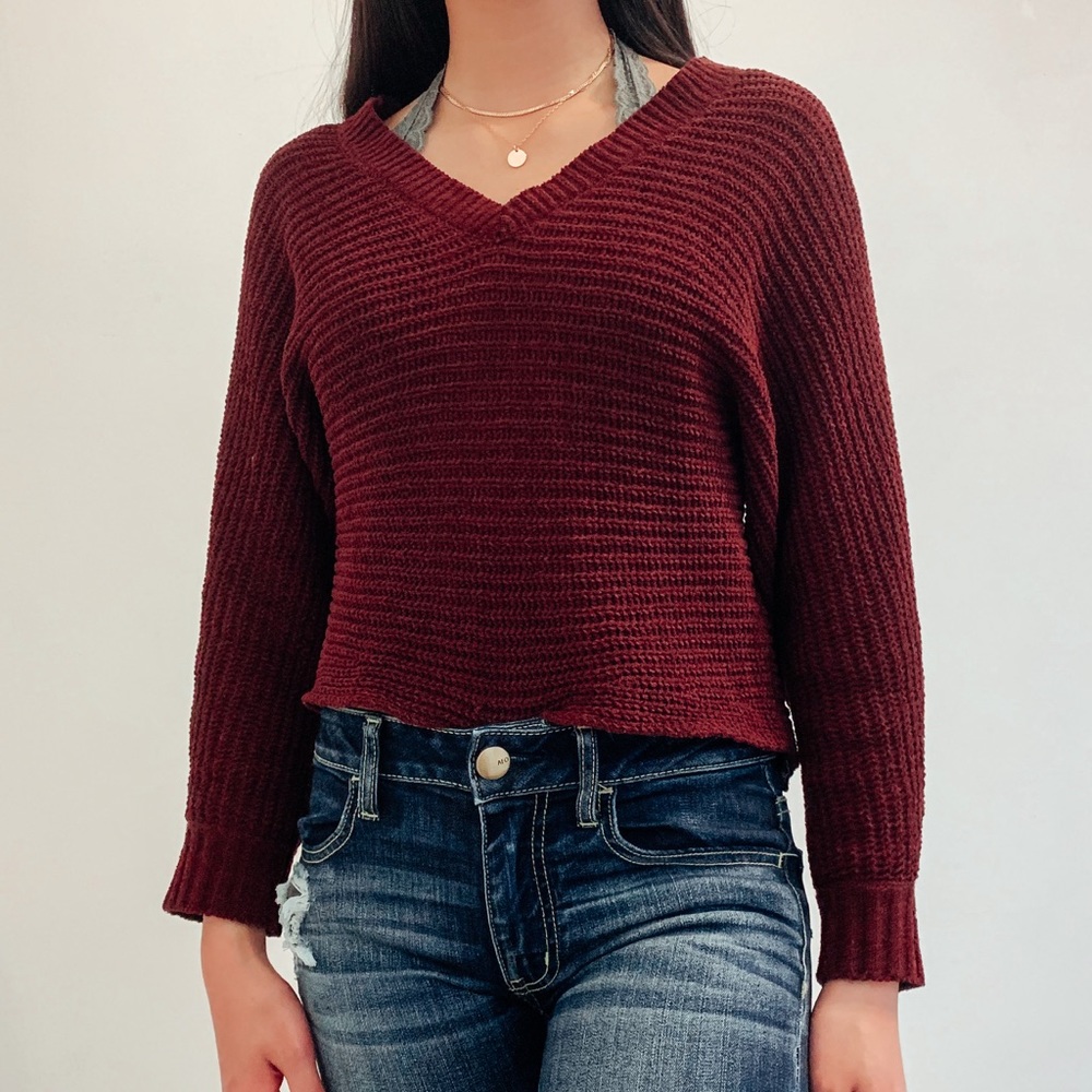 ☆cropped v neck burgundy sweater | AE